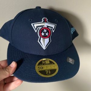 Men’s Tennessee Titans fitted hat.